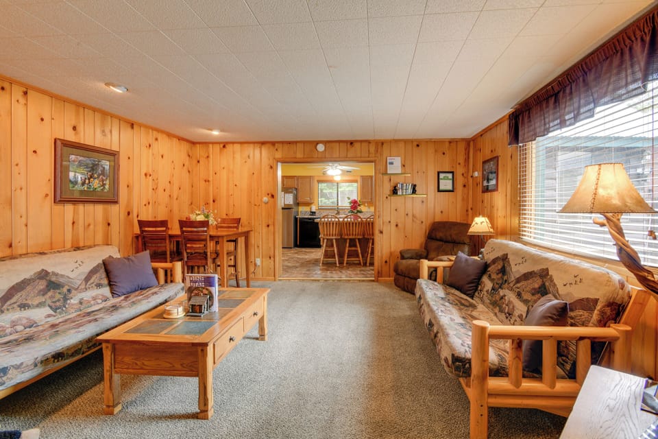 Living Room | Flat-Screen TV | 3 Full Futons