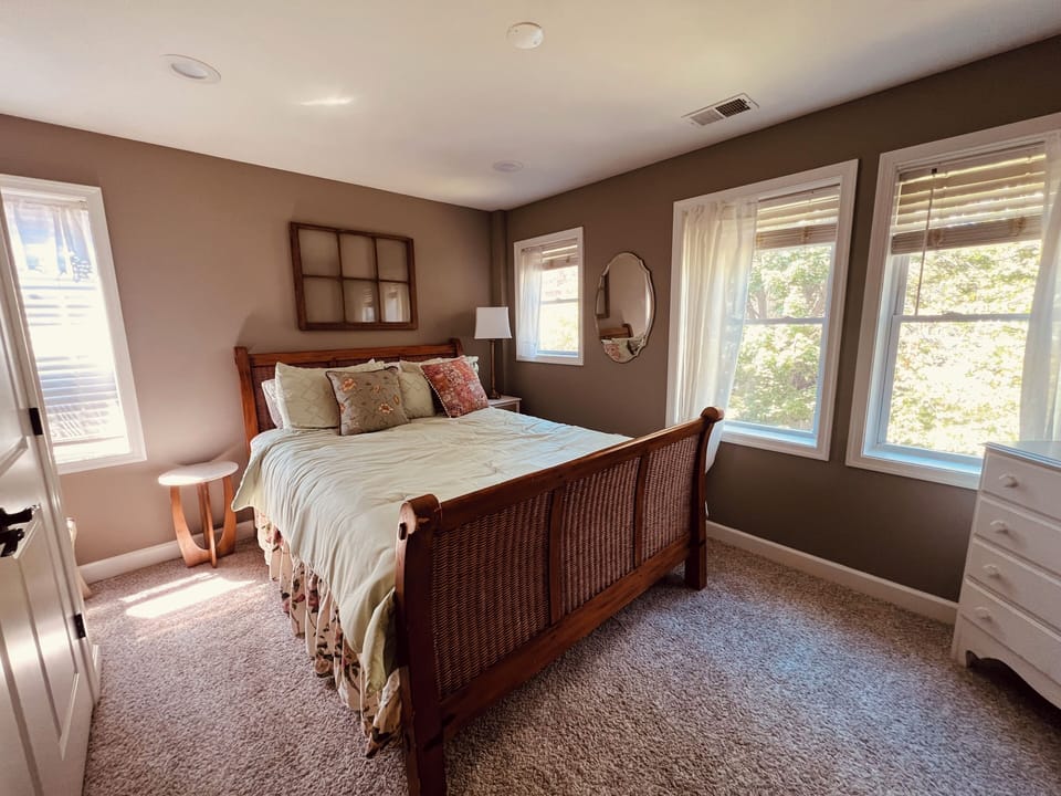 Queen bedroom
