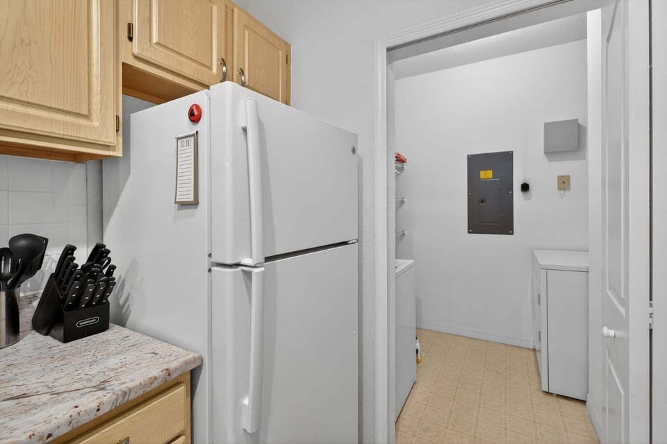 Appliance, Refrigerator, Indoors, Kitchen, Floor