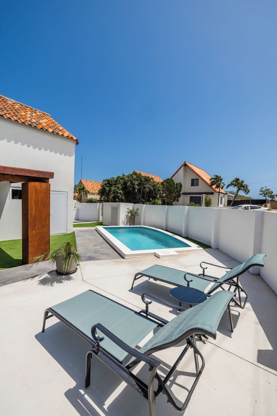 Private pool, sunny days, and breezy evenings. 
