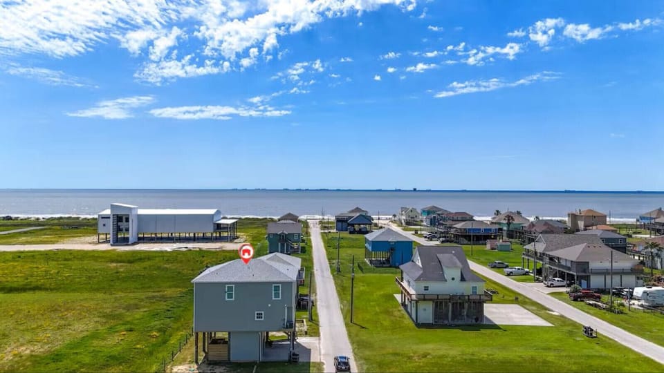 Elevated coastal home just minutes from the beach