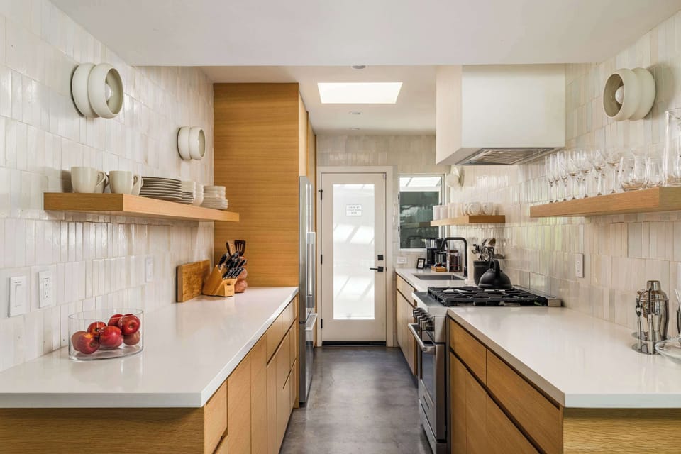 Kitchen | Meiselman in Palm Springs, California by Luxus Vacation Properties