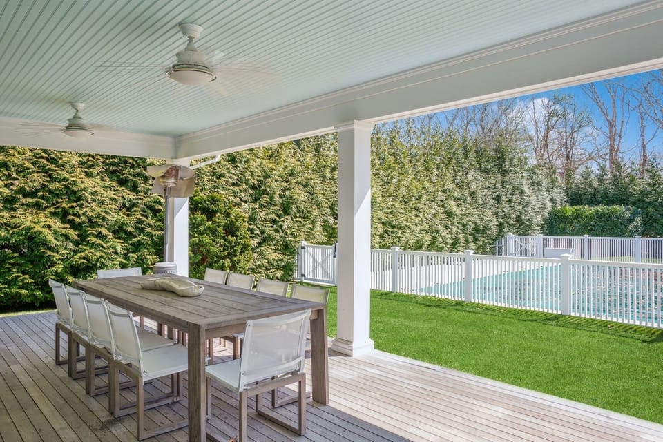 Outdoor dining