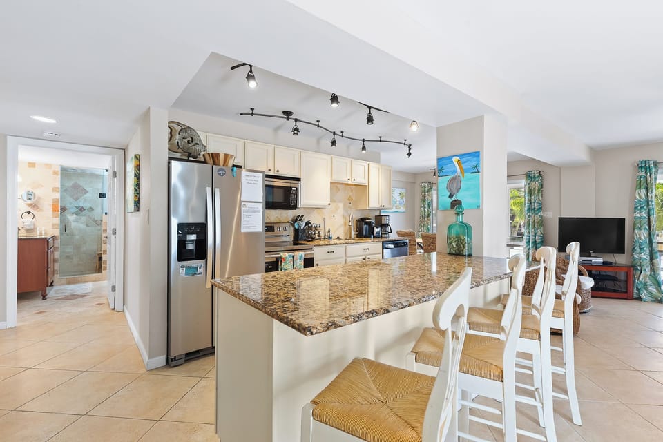 Lower side kitchen