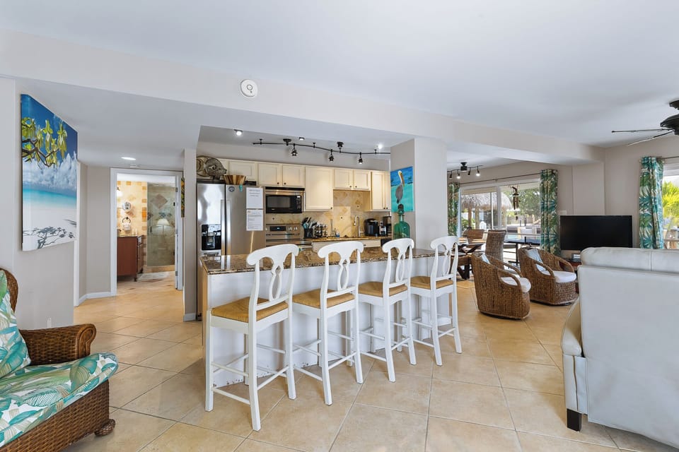 Lower side kitchen