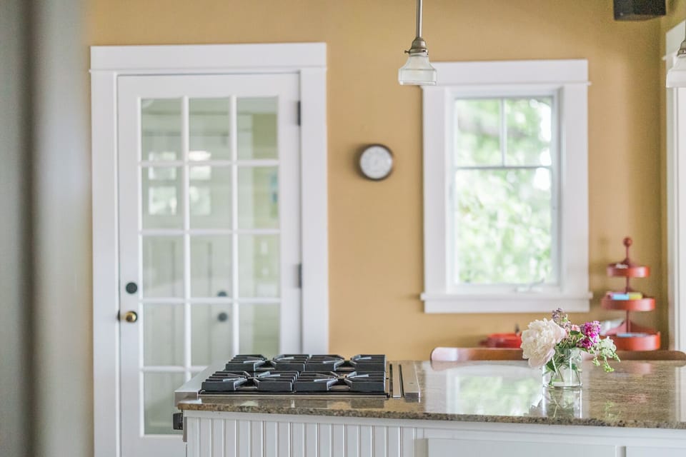Viking gas stovetop and retractable hood. 