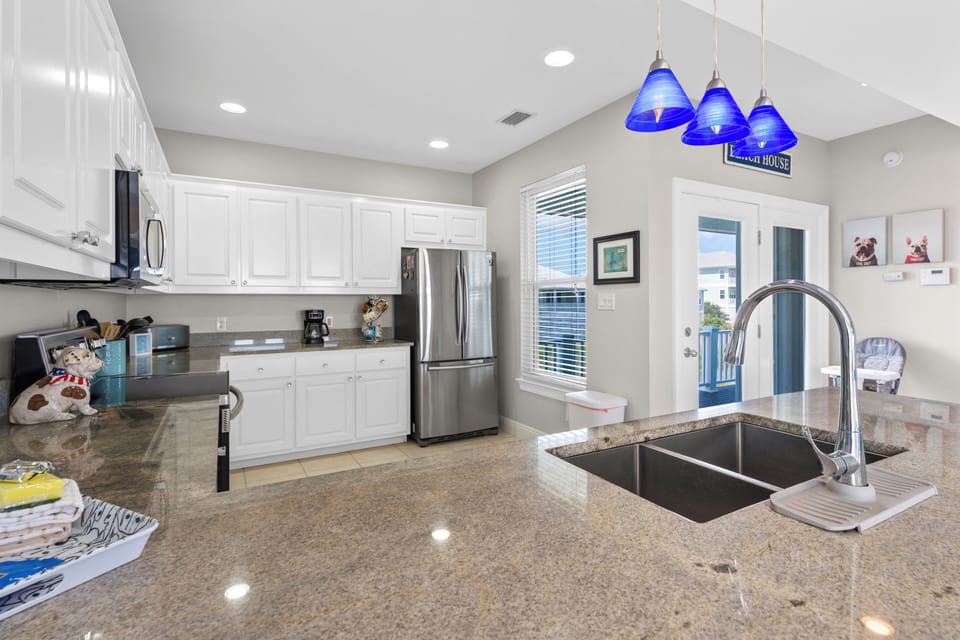 Enjoy this full sized kitchen with top of the line appliances.