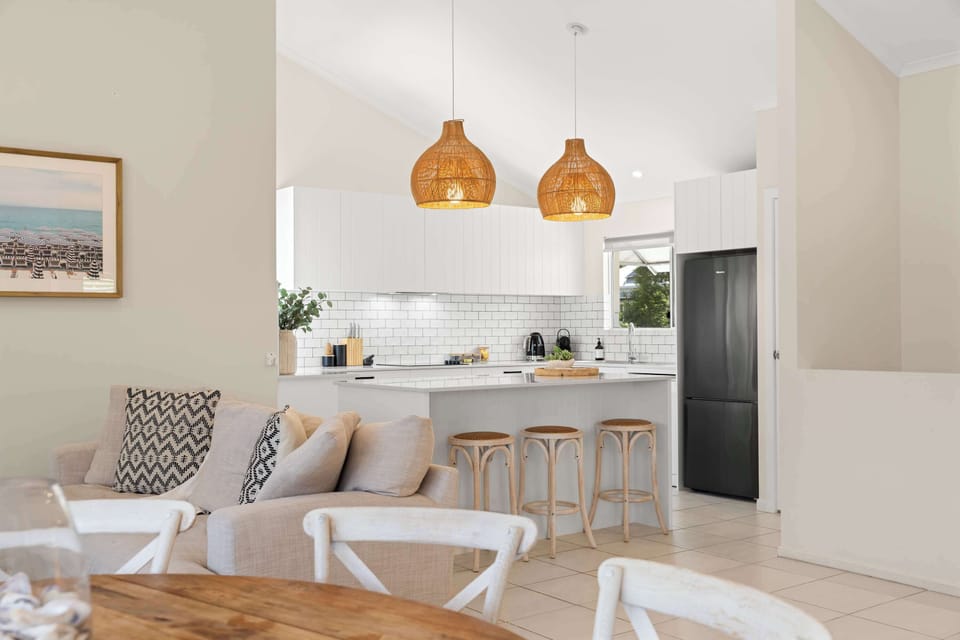 Newly renovated kitchen perfect for family meals and entertaining