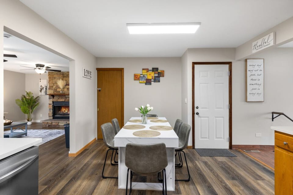 Dining space with a comfortable layout