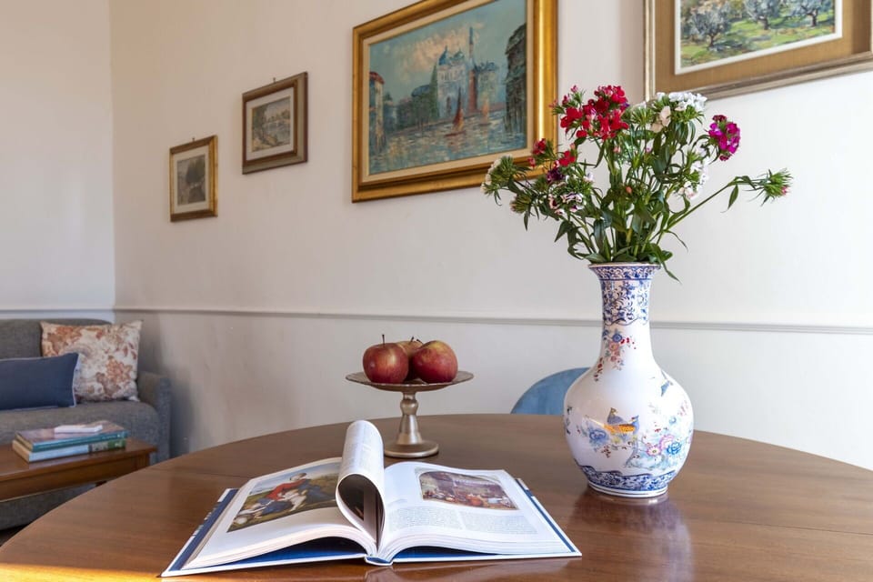 Room Detail