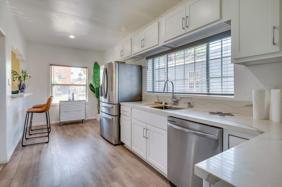 Kitchen | Stove/Oven | Microwave