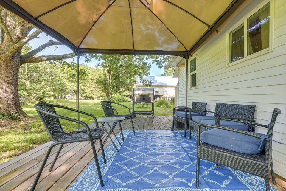 Covered Deck | Outdoor Seating | Grill