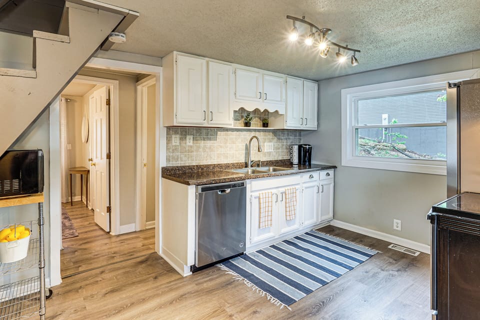 Kitchen | Main Level