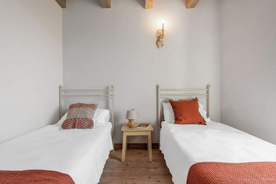 Autumn, Bedroom, Spring, Summer