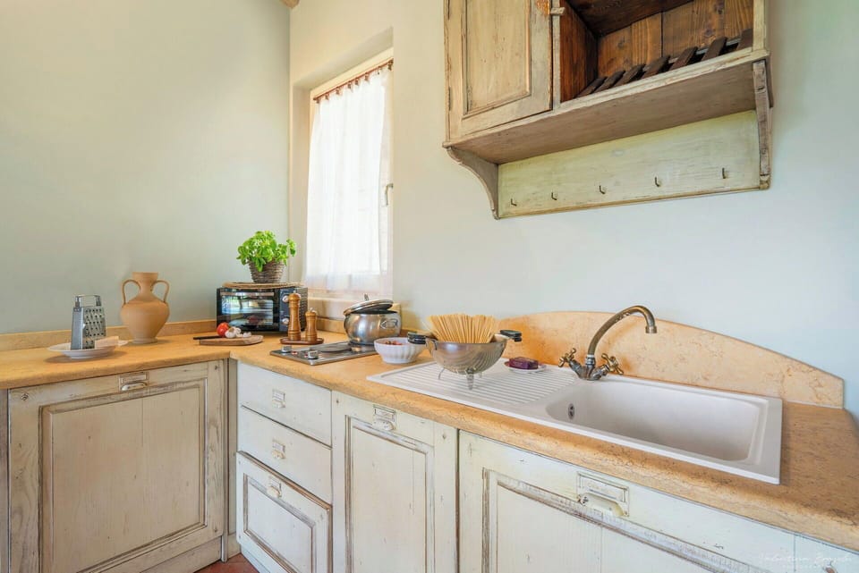 Autumn, Kitchen, Living Room, Spring, Summer