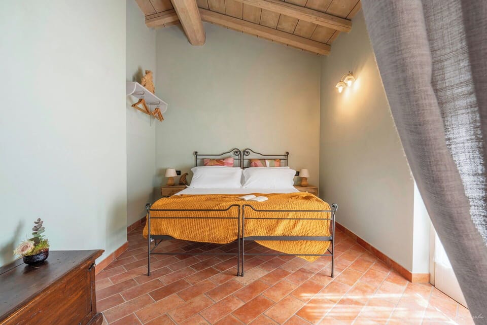 Autumn, Bedroom, Spring, Summer