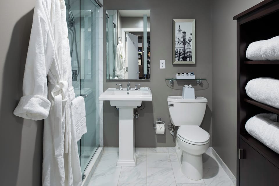 Start your morning in a spotless bathroom with fresh towels.