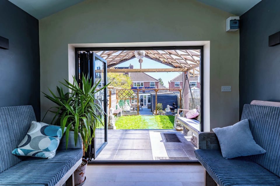 Garden Room with View
