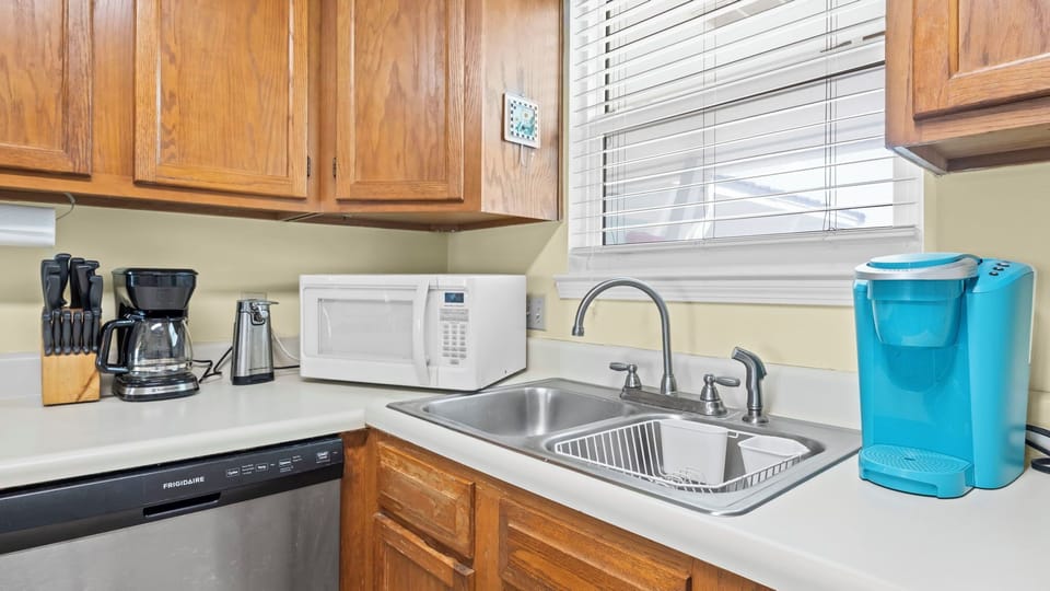 Lagoon Run 312 - Kitchen area