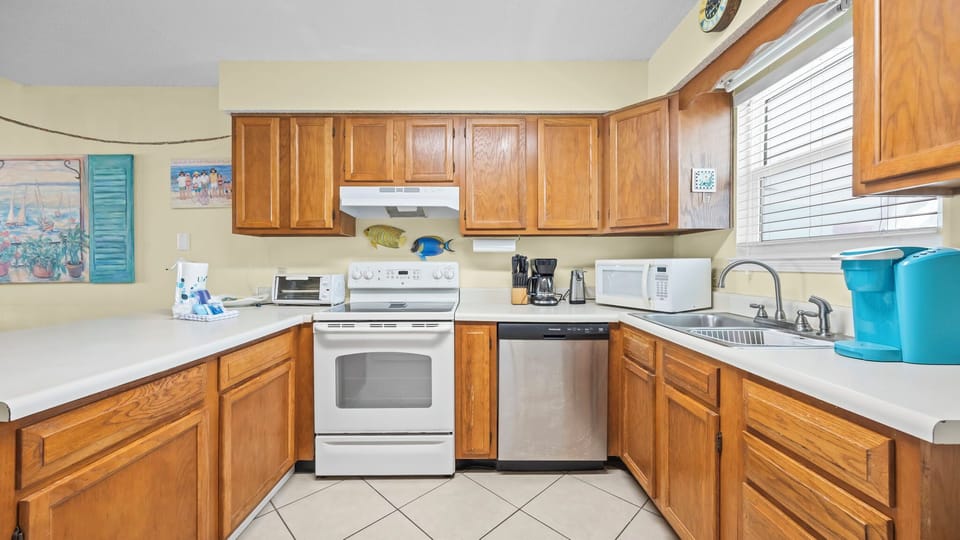 Lagoon Run 312 - Kitchen area