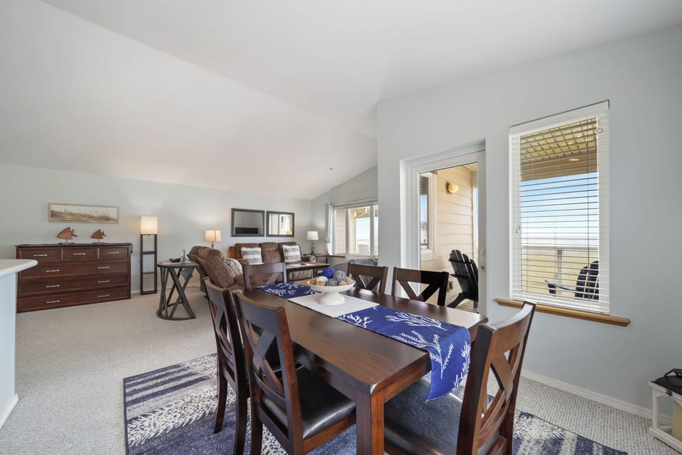 334 Vacation by the Sea