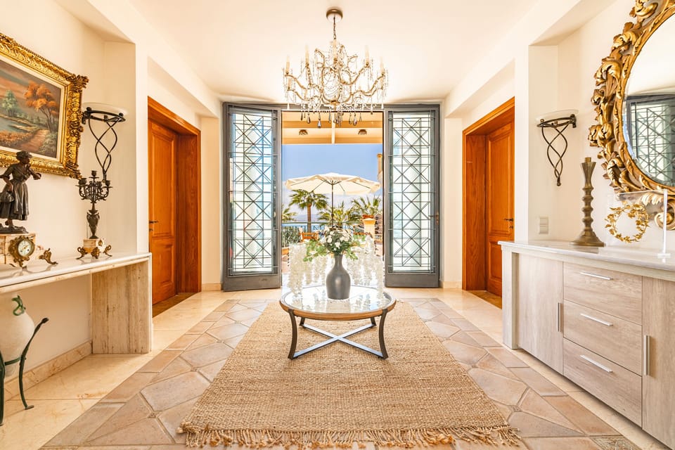 Classic Lounge with timeless design and elegant furnishings.