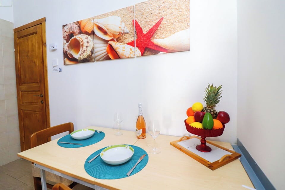 Dining Room, Kitchen