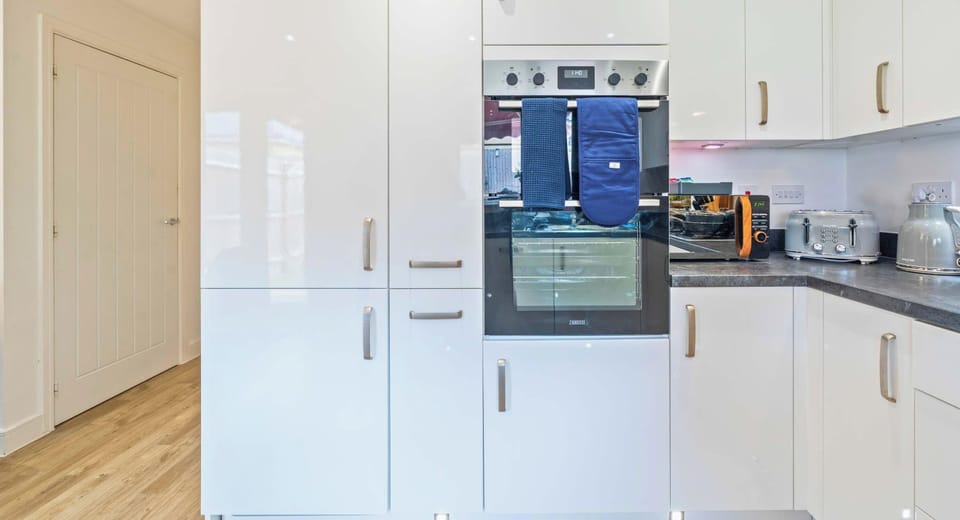 HIGH QUALITY KITCHEN EQUIPMENTS