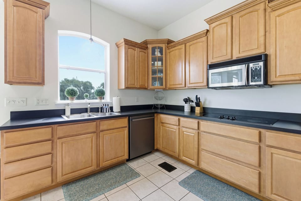 Bright, spacious, and fully equipped for everything from quick snacks to family feasts.