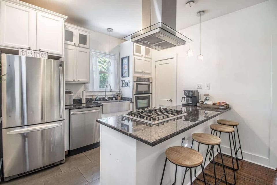 2728 Broadmoor-55