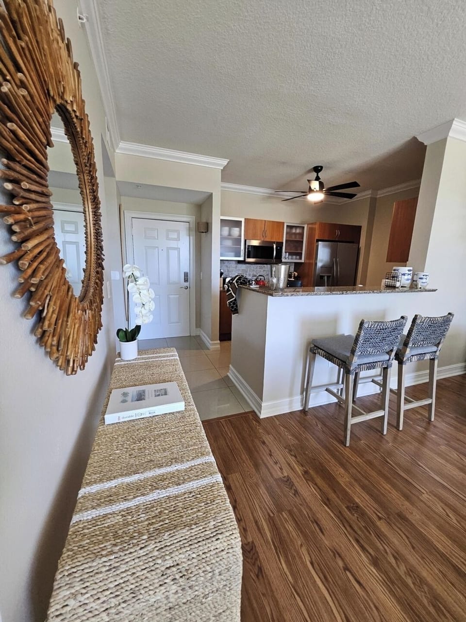 Entry and Breakfast Bar