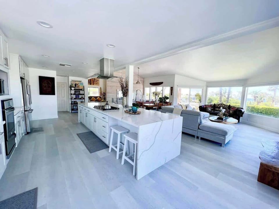 Kitchen living