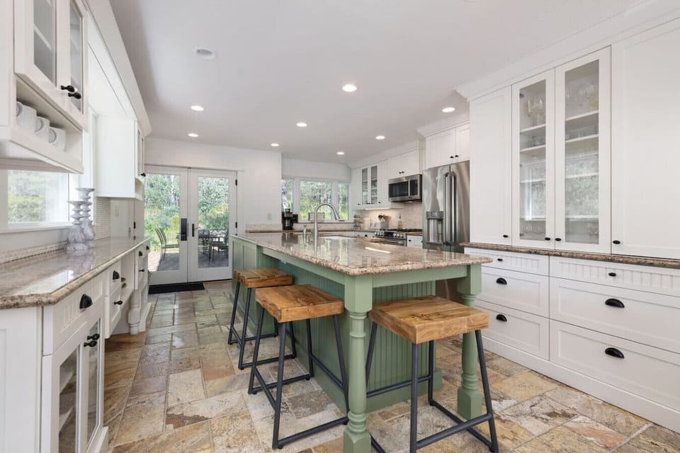 Fully stocked kitchen with everything you need!