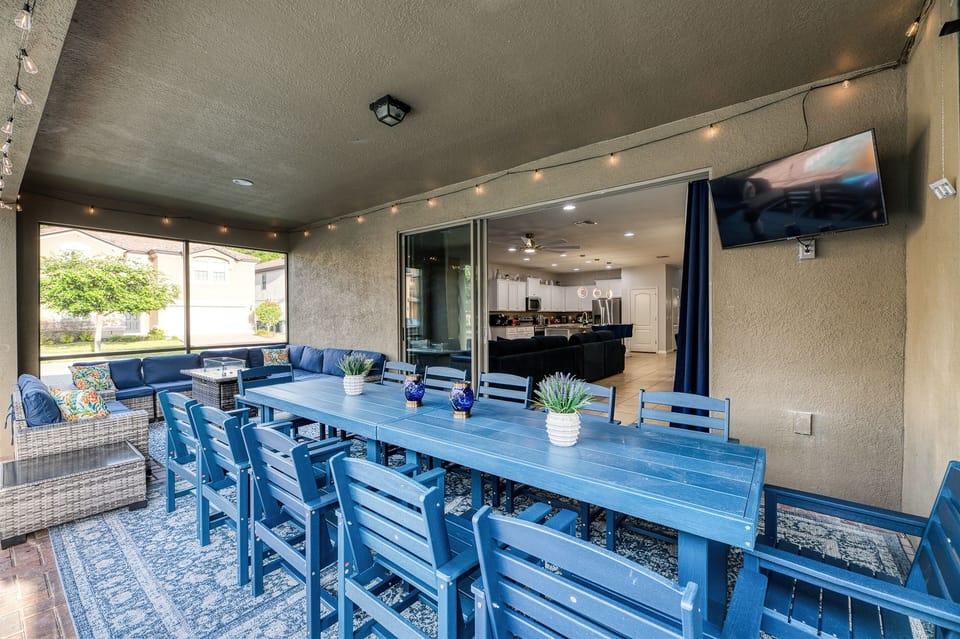 Outdoor Dining for 12