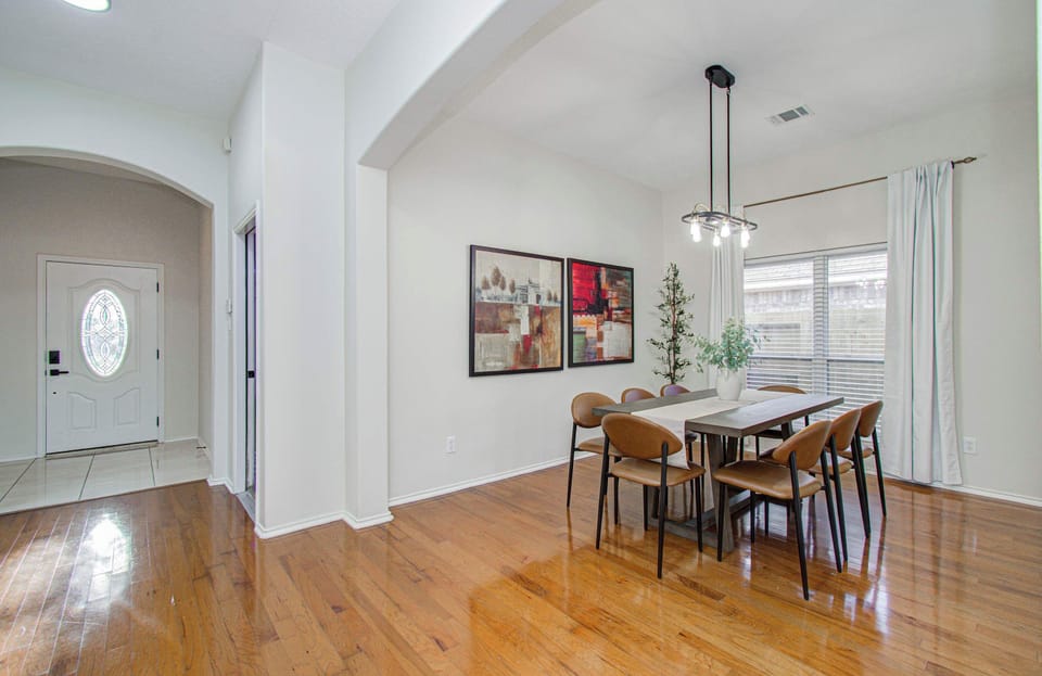House 2: dining room