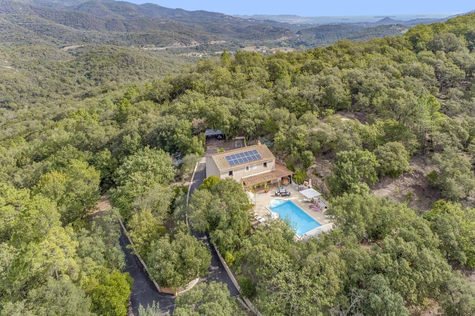 Villa Sur la Colline image
