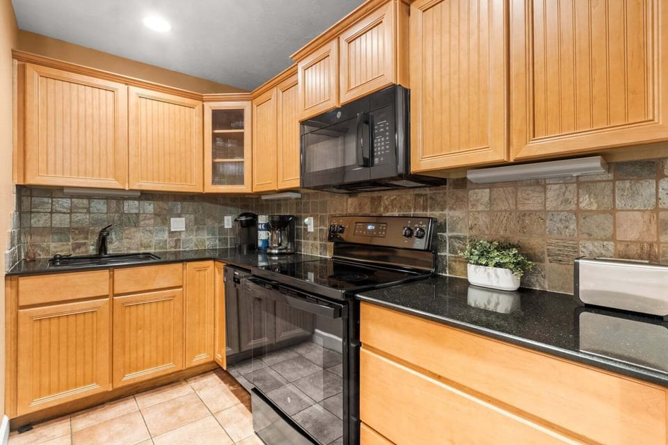 Fully equipped kitchen with everything you need to make your favorite homemade meals