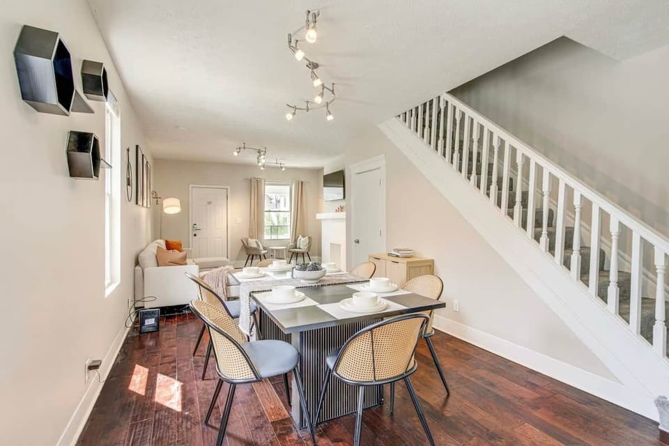 Dining Room/Stairs