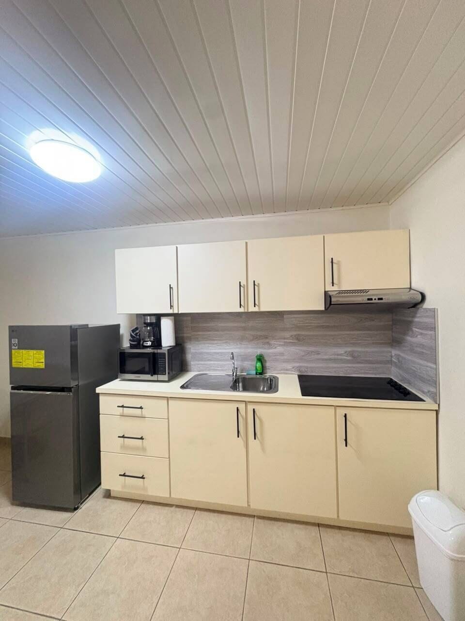 Puerta del Sol#4-Studio near airport sleeps 4 (1410)