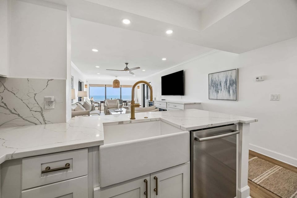 Full kitchen