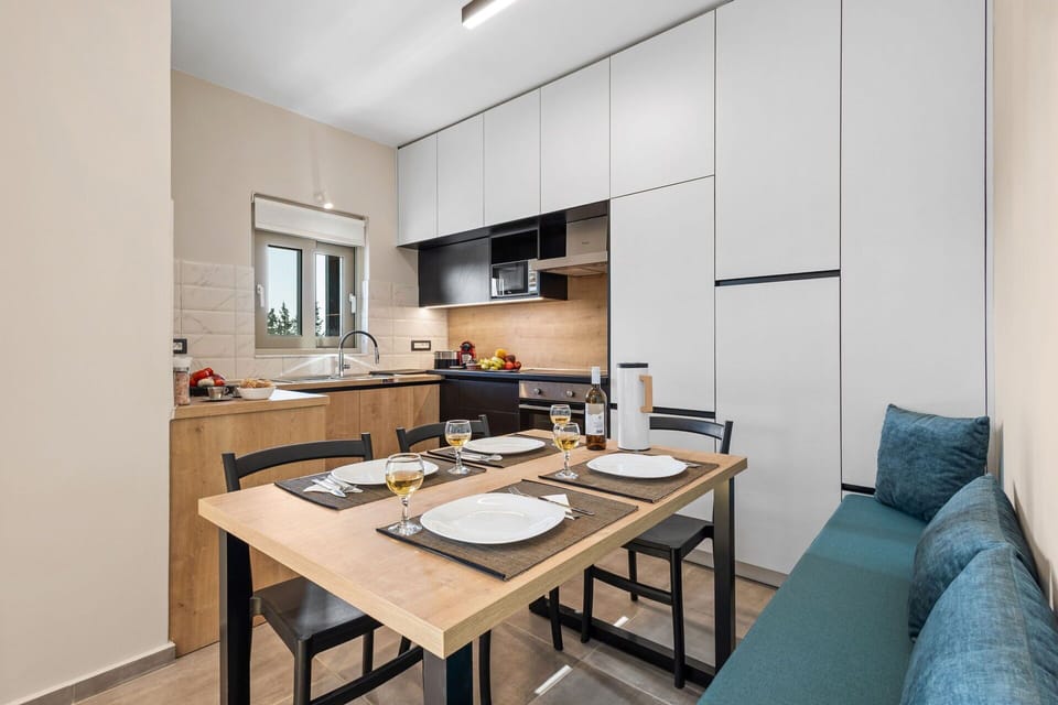 Dining Room, Kitchen