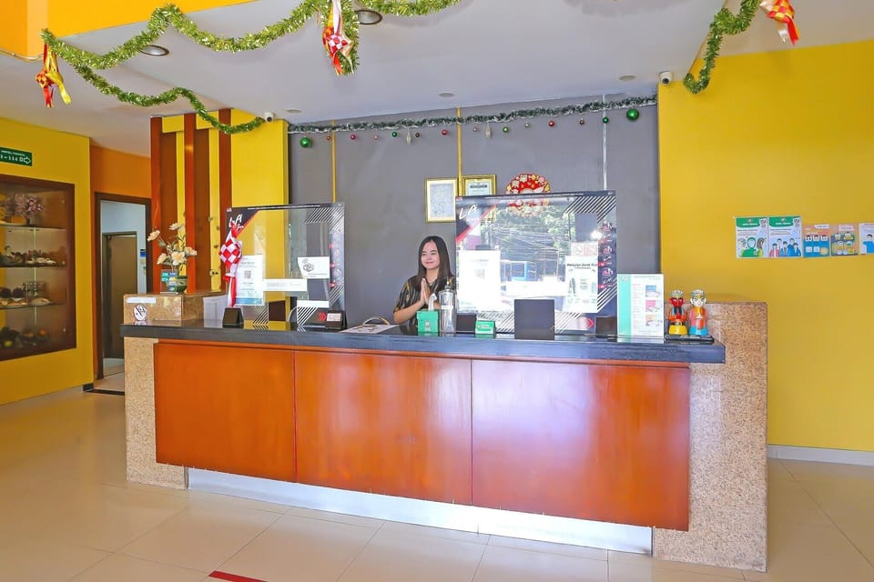 Entrance / Reception