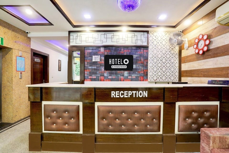 Entrance / Reception