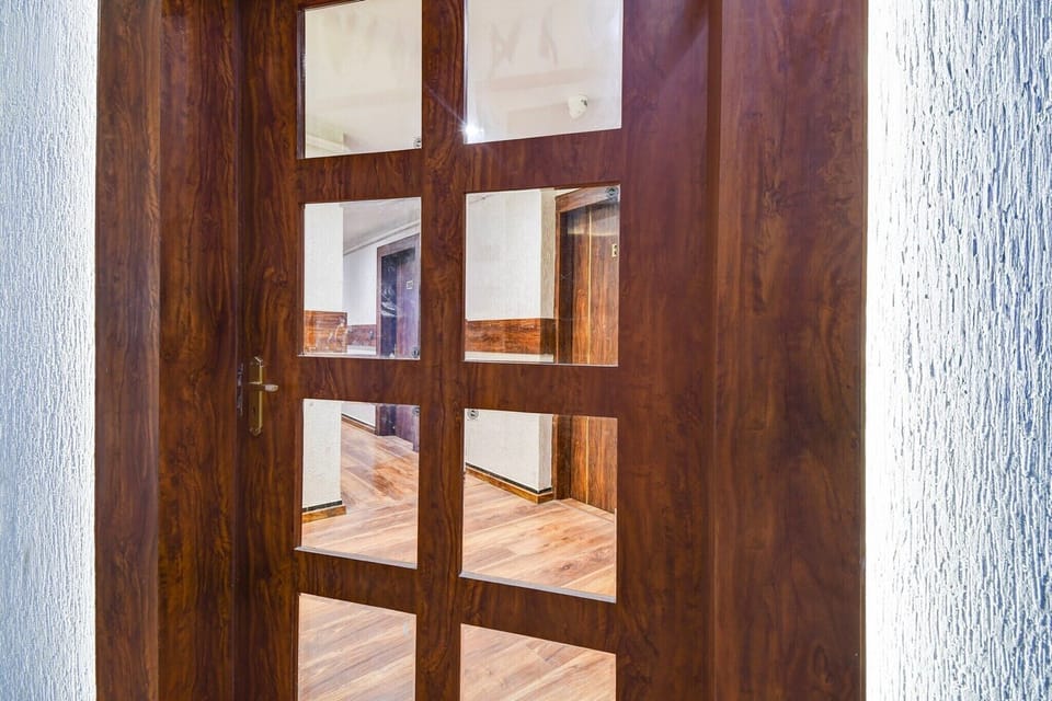 Entrance / Reception