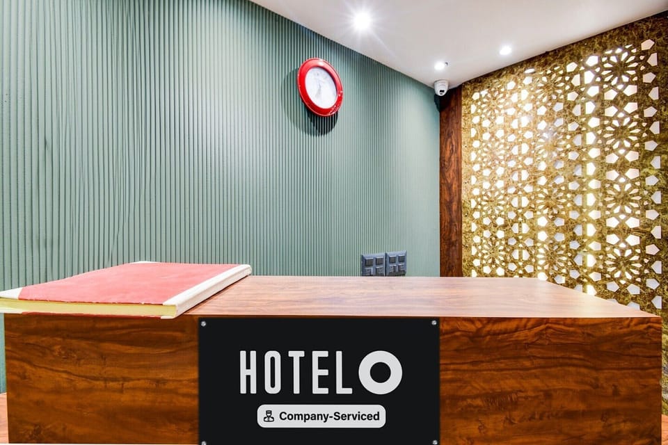 Entrance / Reception
