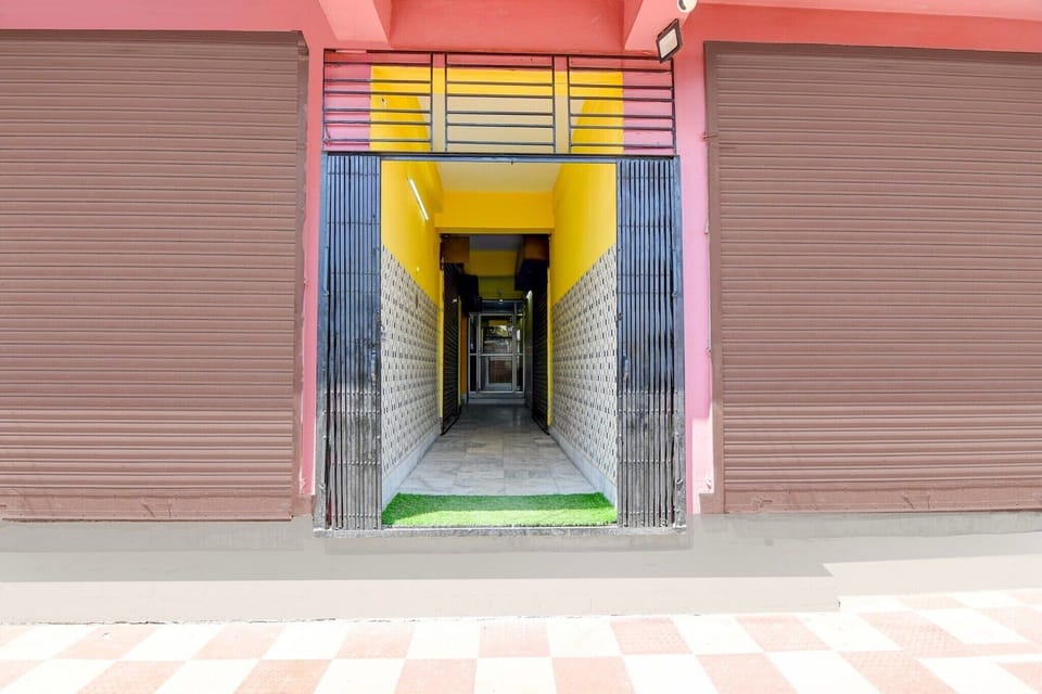 Entrance / Reception