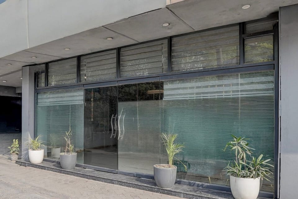 Entrance / Reception