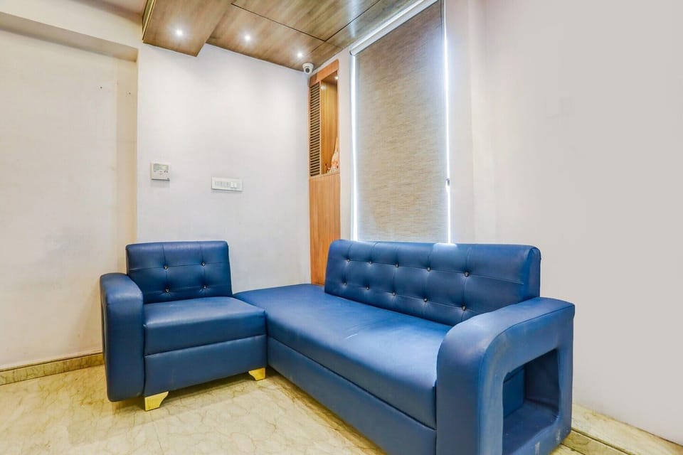 Entrance / Reception