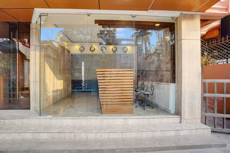 Entrance / Reception