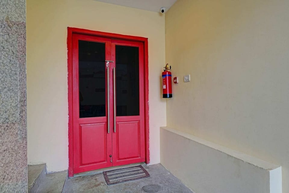 Entrance / Reception